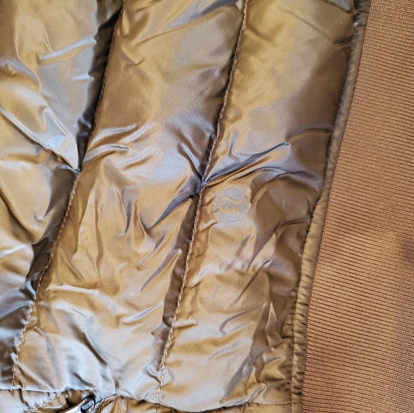 Lululemon Down Puffer Jacket Removable Hood - Picture 3 of 5